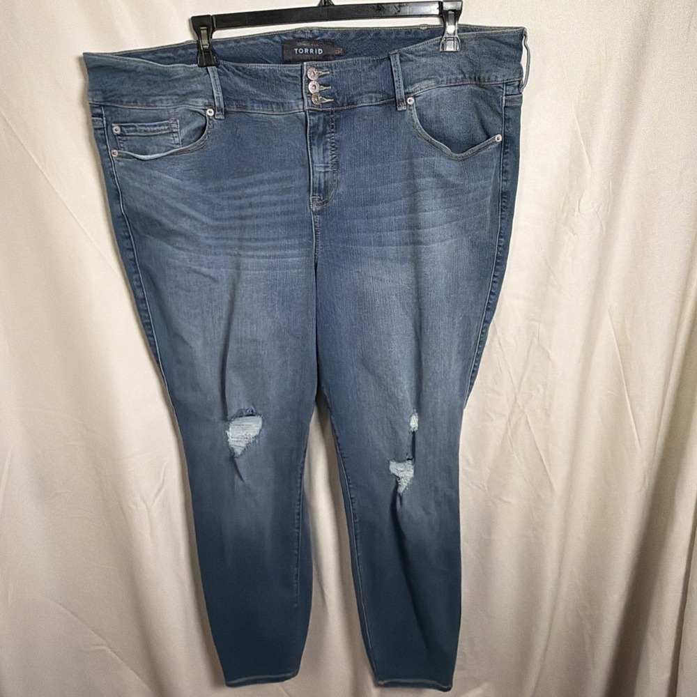 Torrid Jegging 28T Tall‎ High Rise 3 Button Distressed Jegging  Jeans